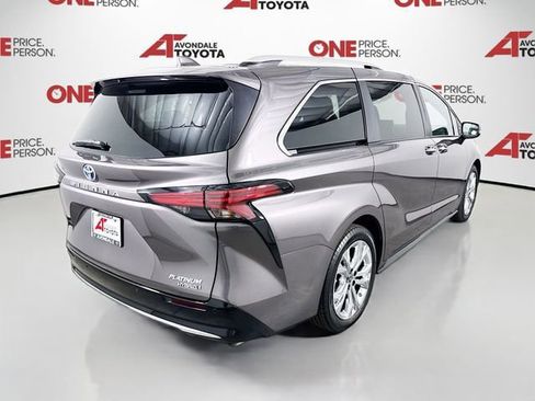 Certified 2023 Toyota Sienna Platinum image 7