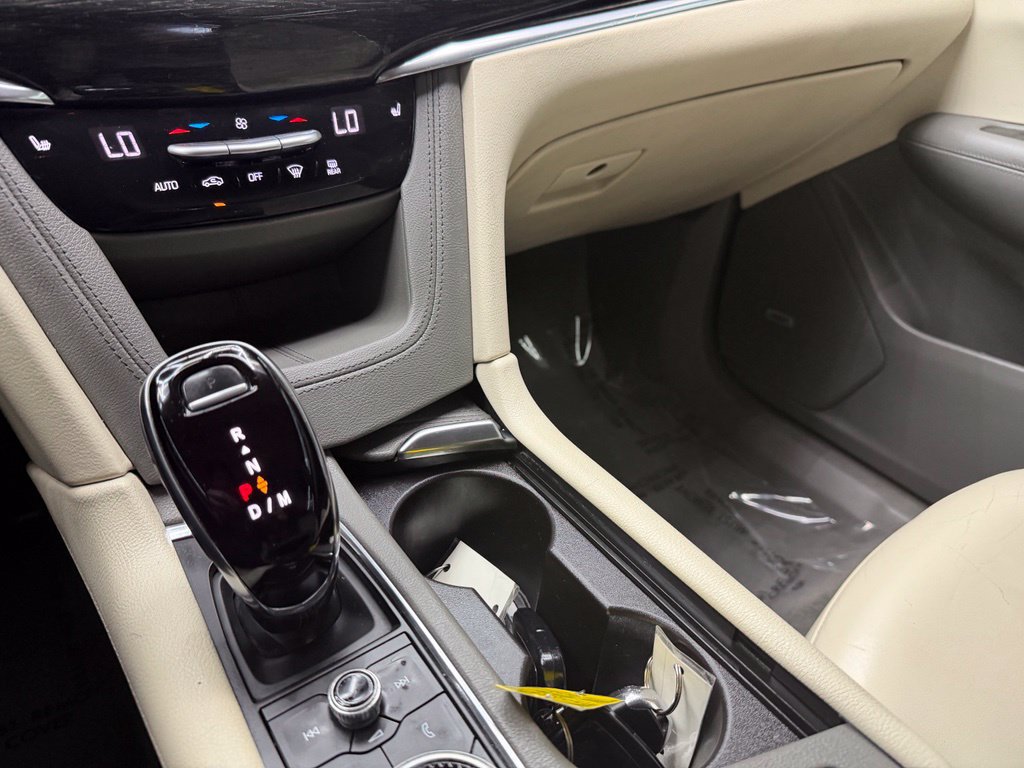 Used 2020 Cadillac XT6 Premium Luxury FWD image 26