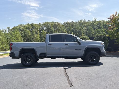 Used 2024 Chevrolet Silverado 2500 ZR2 w/ ZR2 Bison Edition AWD/4WD image 5
