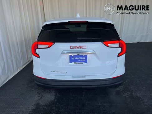 Used 2023 GMC Terrain SLE image 27