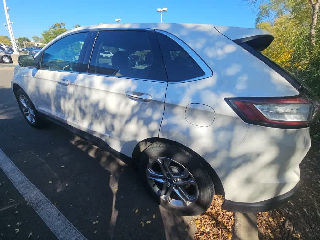 Used 2015 Ford Edge Titanium w/ Technology Package AWD/4WD image 6