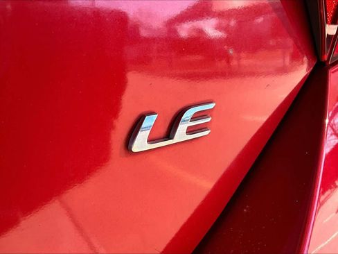 Used 2016 Toyota Corolla LE image 9