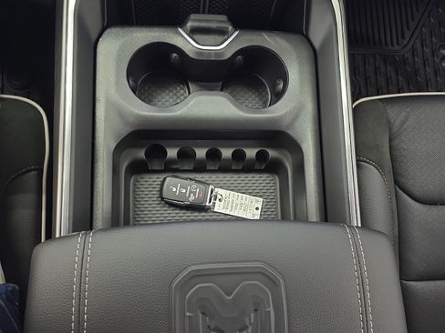 New 2026 RAM 1500 Laramie AWD/4WD image 45