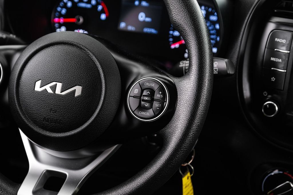 Used 2022 Kia Soul LX w/ Technology Package FWD image 16