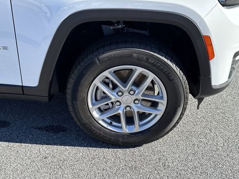 New 2025 Jeep Grand Cherokee L Laredo w/ Luxury Tech Group I image 11