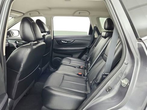 Used 2017 Nissan Rogue SL image 33