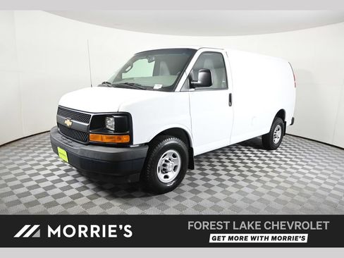Used 2017 Chevrolet Express 3500 RWD image 1