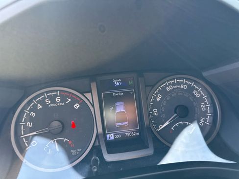 Used 2020 Toyota Tacoma TRD Sport w/ Technology Package image 8