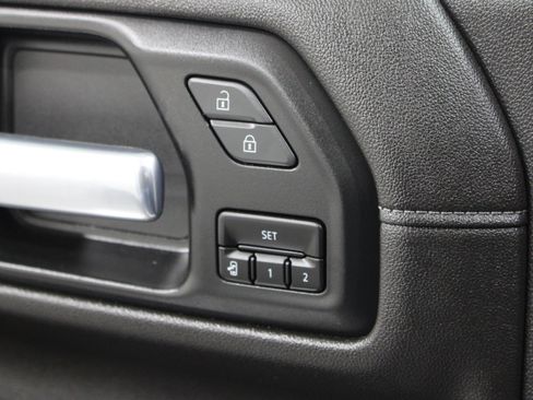 Used 2020 Chevrolet Silverado 1500 High Country w/ Technology Package AWD/4WD image 8