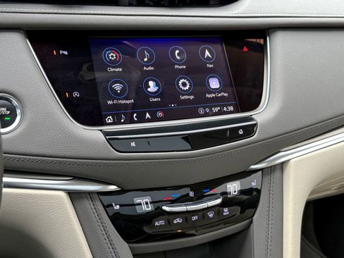 Certified 2022 Cadillac XT5 Premium Luxury image 16