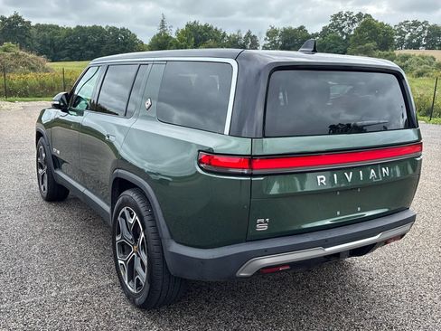 Used 2024 Rivian R1S Adventure Dual AWD/4WD image 2