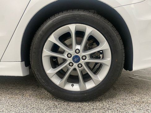 Used 2020 Ford Fusion SE image 28