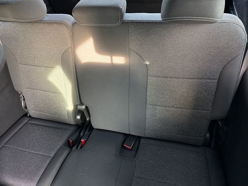 Used 2025 Chevrolet Traverse LT image 29