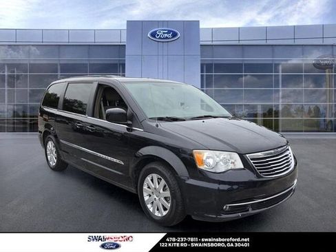 Used 2013 Chrysler Town & Country Touring FWD image 1