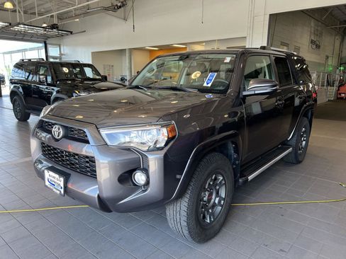 Used 2019 Toyota 4Runner SR5 Premium AWD/4WD image 4