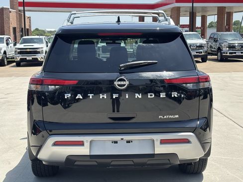 Used 2023 Nissan Pathfinder Platinum FWD image 4