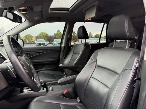 Used 2018 Honda Pilot Elite image 12