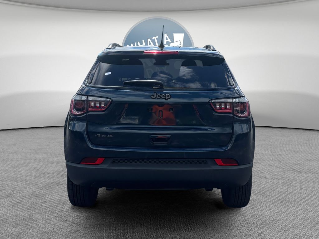 Used 2024 Jeep Compass Latitude w/ Altitude Special Edition AWD/4WD image 5