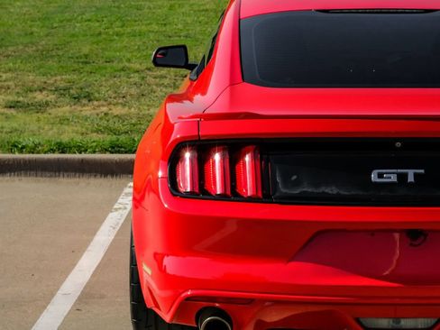 Used 2015 Ford Mustang GT RWD image 42