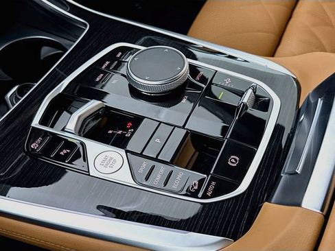 New 2027 BMW X7 xDrive40i w/ M Sport Package AWD/4WD image 17