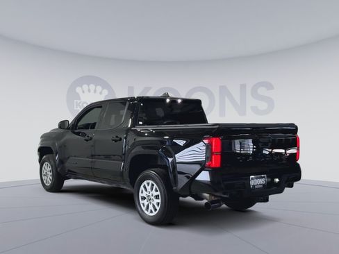 Used 2025 Toyota Tacoma SR5 AWD/4WD image 8