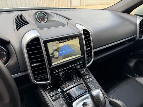 Used 2015 Porsche Cayenne Diesel AWD/4WD image 5
