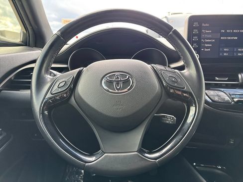 Used 2019 Toyota C-HR XLE FWD image 19
