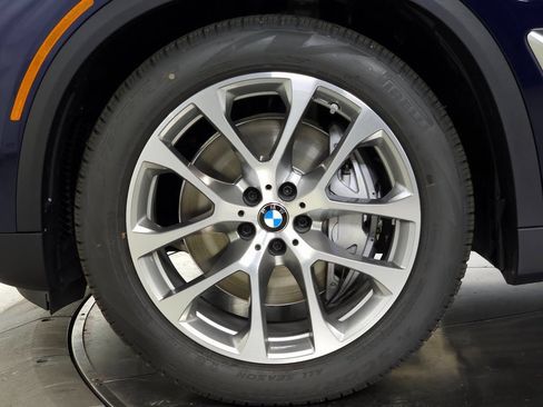 Used 2026 BMW X5 xDrive50e w/ Premium Package AWD/4WD image 7