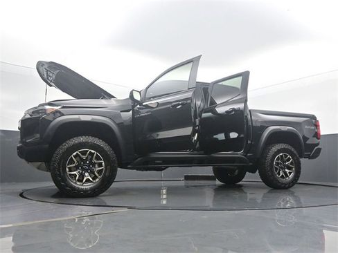 Used 2023 Chevrolet Colorado ZR2 w/ ZR2 Convenience Package III image 59