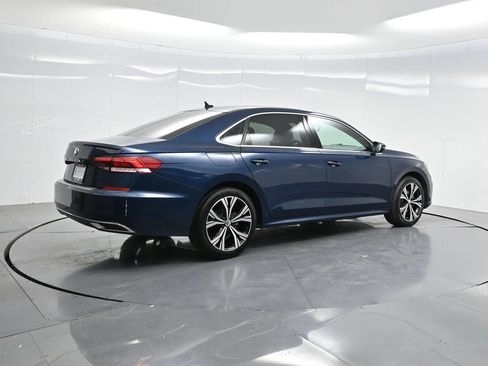 Used 2022 Volkswagen Passat 2.0T SE FWD image 33