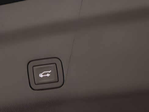Used 2025 GMC Yukon XL Elevation w/ Elevation Premium Package AWD/4WD image 32