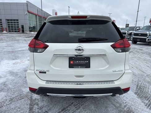 Used 2017 Nissan Rogue SL image 8