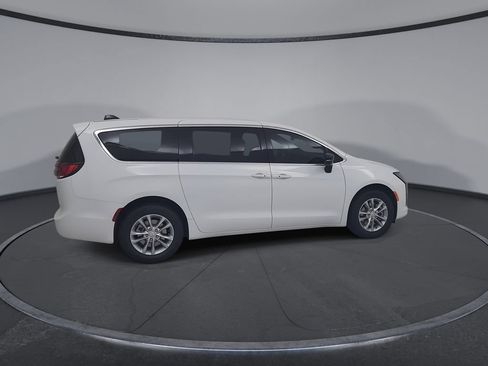 New 2027 Chrysler Pacifica Select AWD/4WD image 16