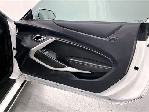 Used 2022 Chevrolet Camaro LT RWD image 15