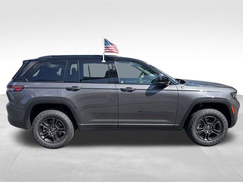 New 2024 Jeep Grand Cherokee Trailhawk w/ Advanced Protech Group II image 9