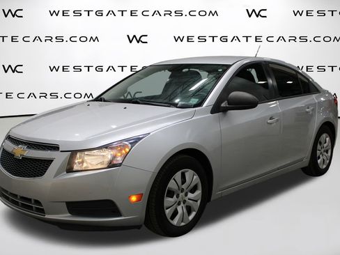 Used 2014 Chevrolet Cruze LS image 1