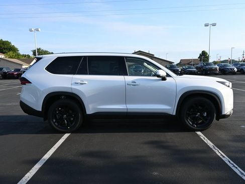New 2026 Toyota Grand Highlander AWD image 10