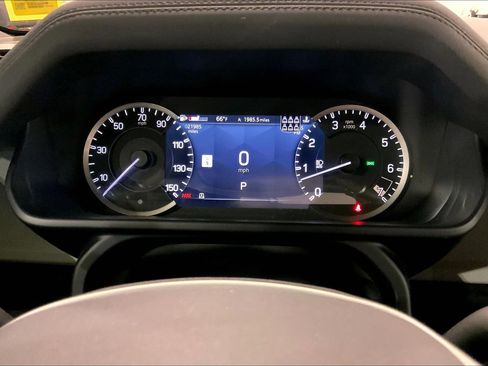 Used 2023 Land Rover Defender 130 SE AWD/4WD image 25