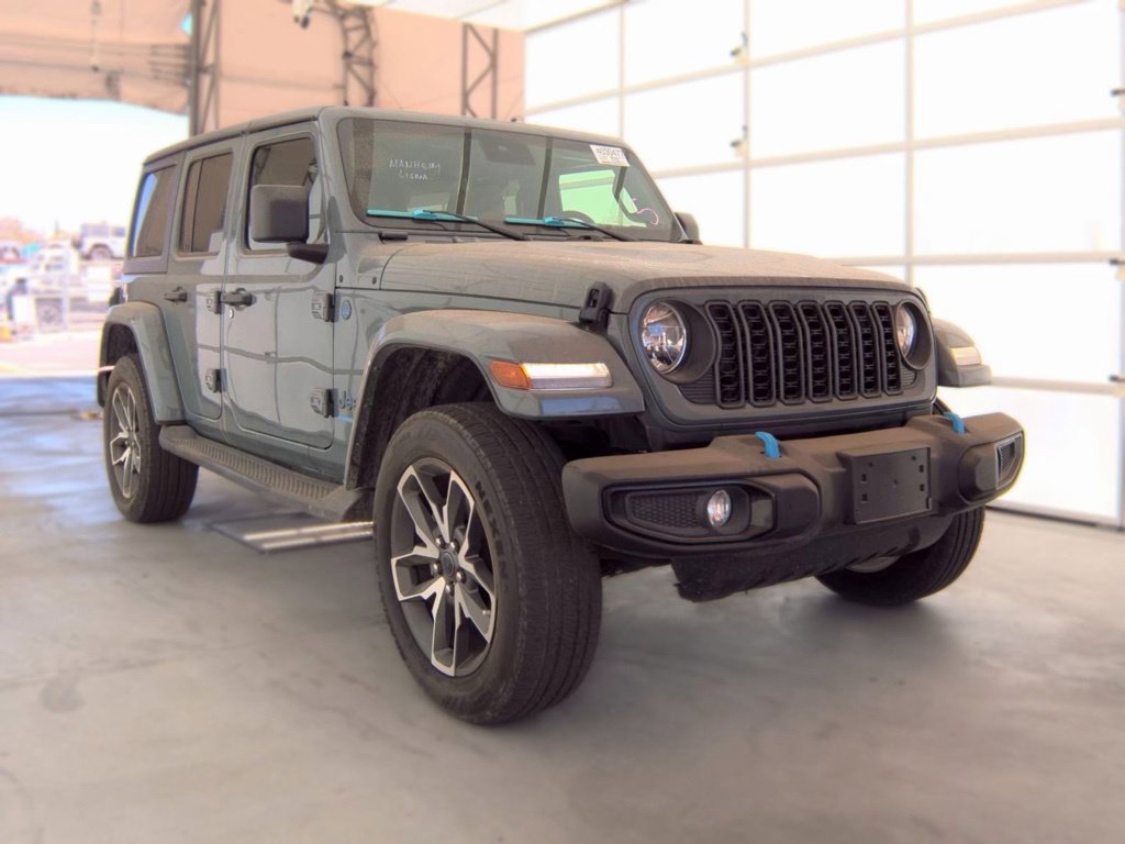 Used 2024 Jeep Wrangler Unlimited w/ Convenience Group AWD/4WD image 7
