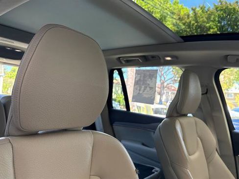 Certified 2025 Volvo XC90 T8 Plus w/ Protection Package Premier AWD/4WD image 19