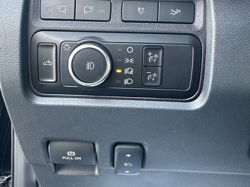 Used 2023 Ford F250 Lariat w/ Lariat Ultimate Package AWD/4WD image 13