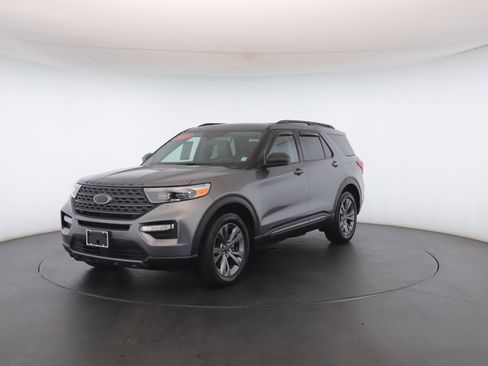Used 2021 Ford Explorer XLT w/ Equipment Group 202A image 40