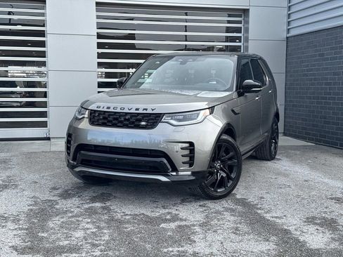 Certified 2025 Land Rover Discovery Dynamic SE image 1