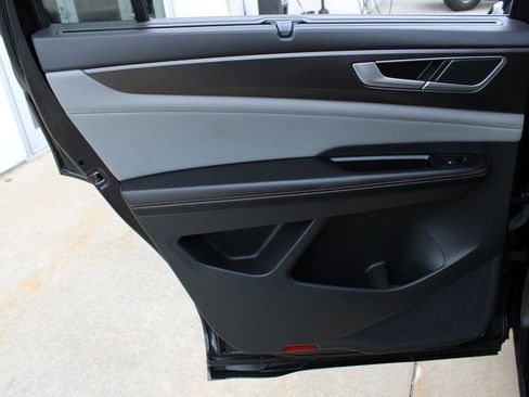 Certified 2024 Volkswagen Atlas Peak Edition SE image 21