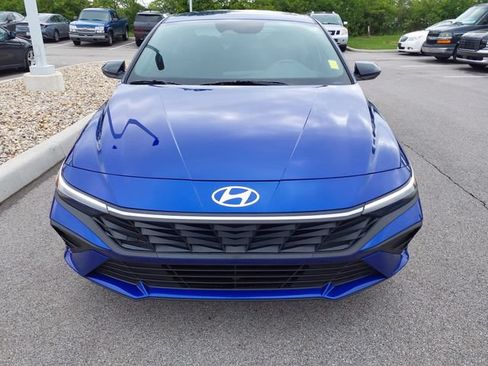 Certified 2025 Hyundai Elantra Sport FWD image 3