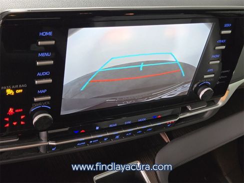 Used 2022 Toyota Sienna XLE image 22