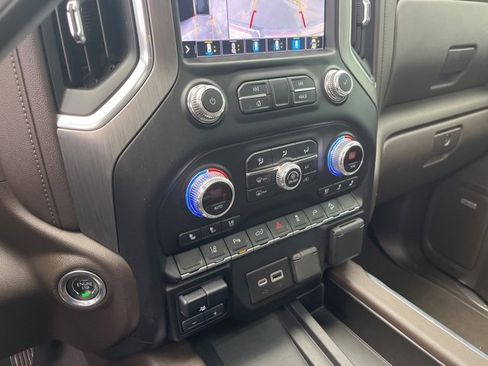 Used 2022 GMC Sierra 2500 Denali w/ Denali Ultimate Package image 28