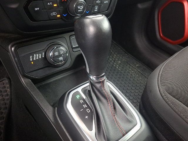 Used 2023 Jeep Renegade Trailhawk AWD/4WD image 14