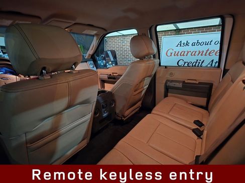 Used 2015 Ford F250 Lariat w/ Lariat Interior Package image 13