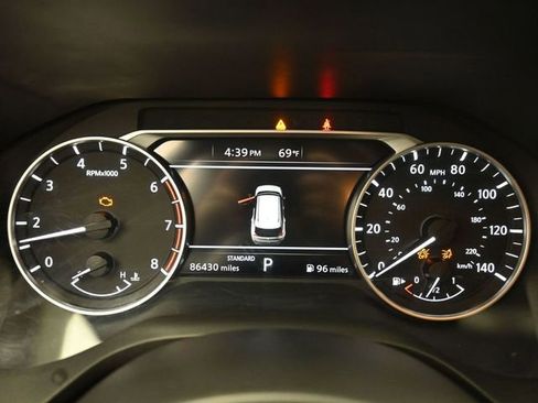 Used 2022 Nissan Rogue SV image 6